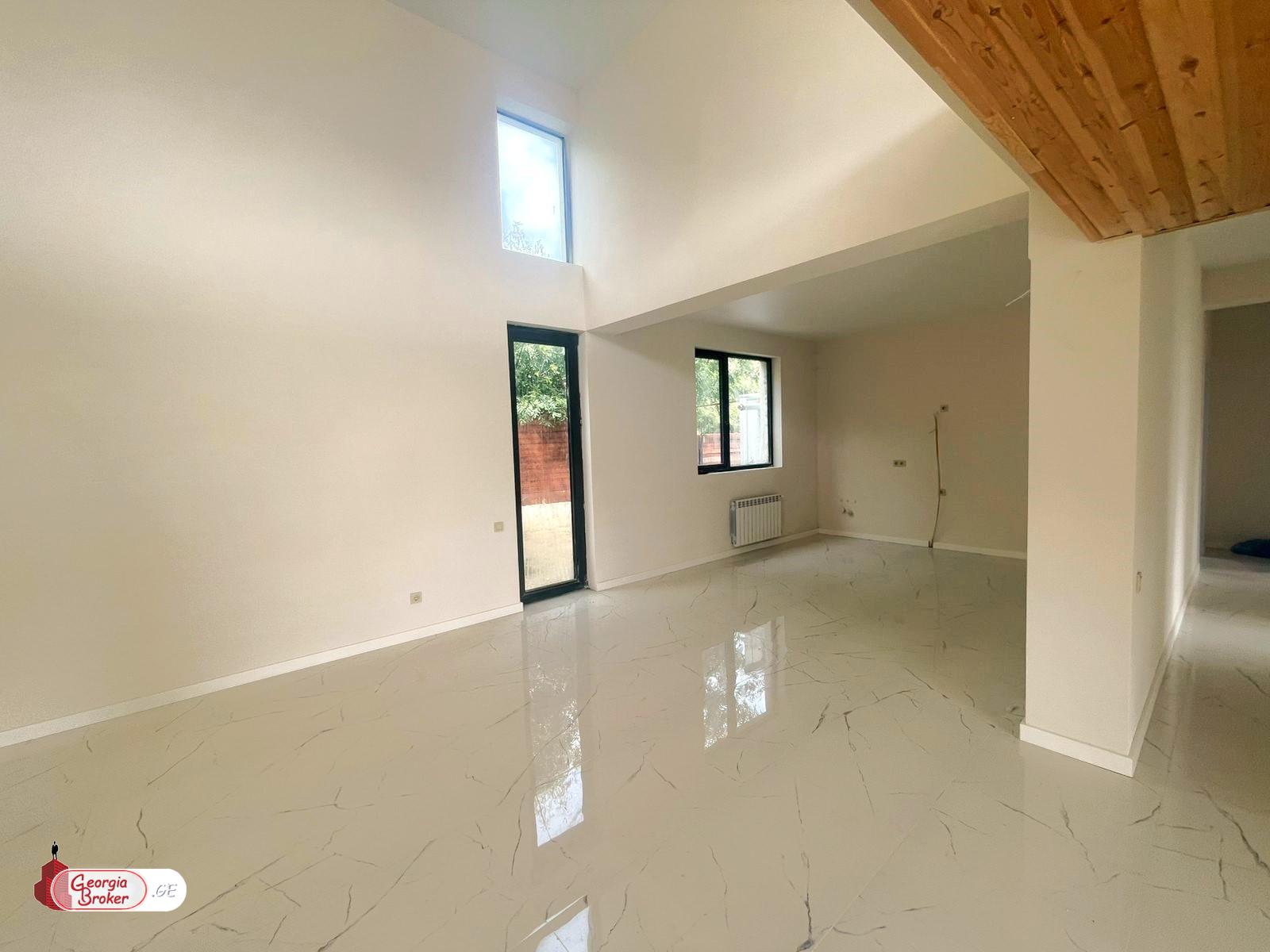 იყიდება ახალი გარემონტებული 5 ოთახიანი სახლი